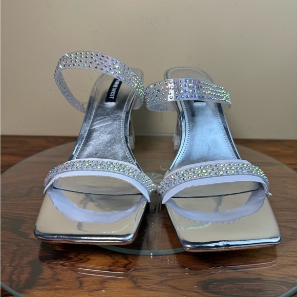 Nine West Darla Sandal in clear silver - Picture 4 of 16